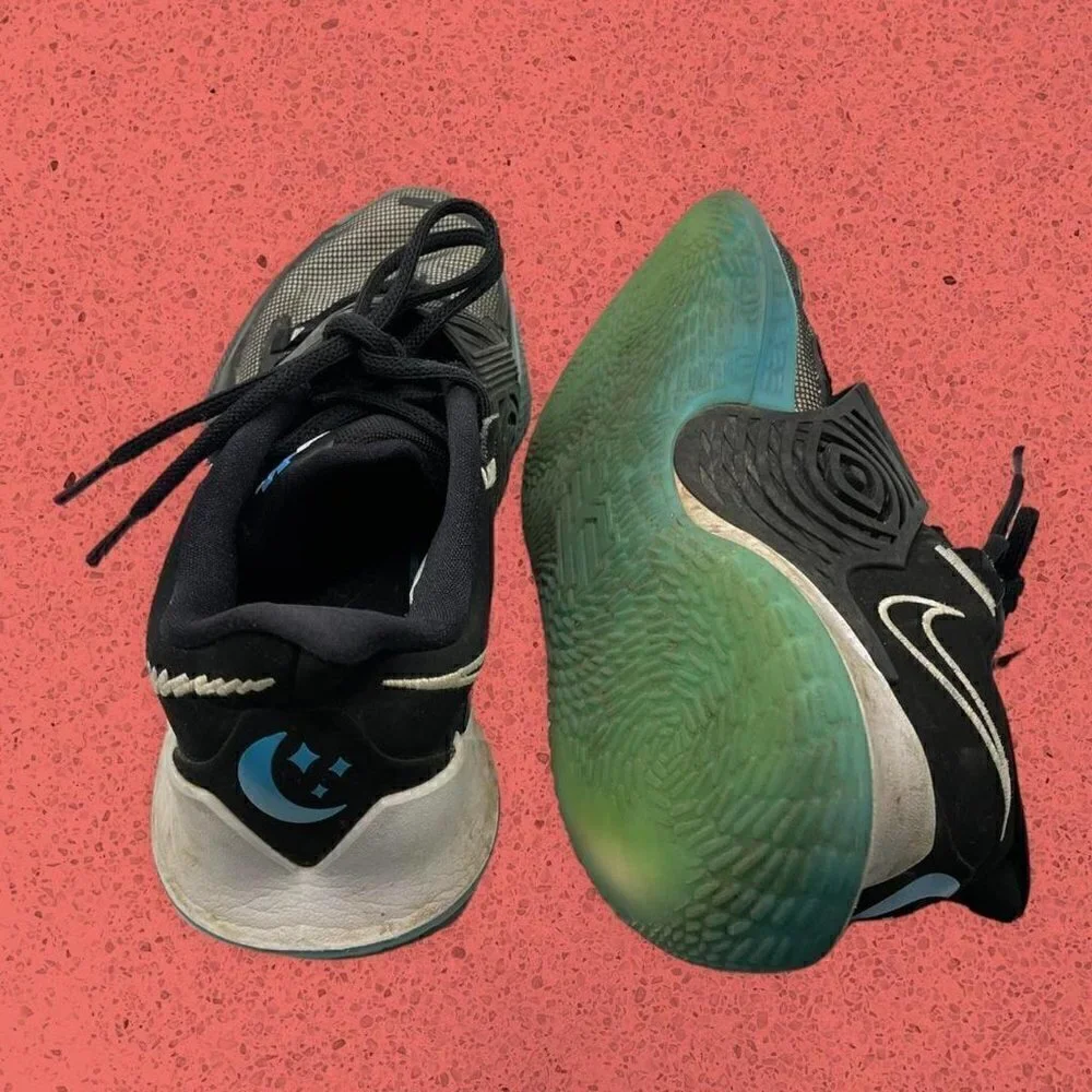 Nike basketball shoes - Picture 2 of 5